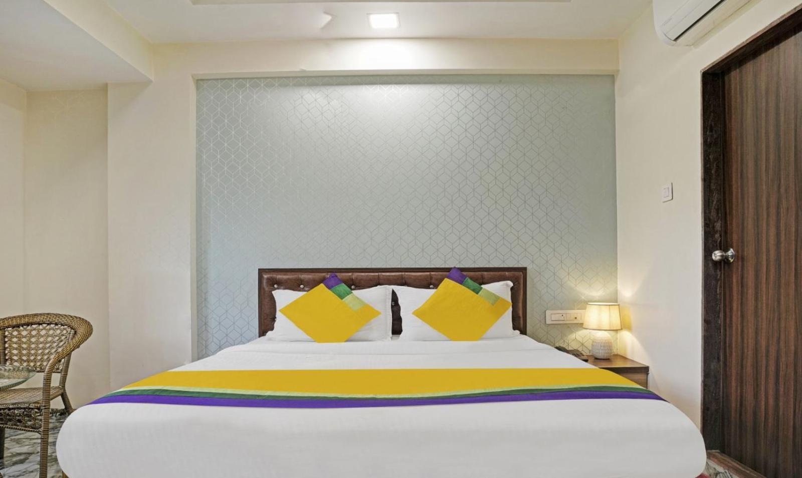 Glitz Hotels Golden Birds - Mahape, Navi Mumbai Exterior photo